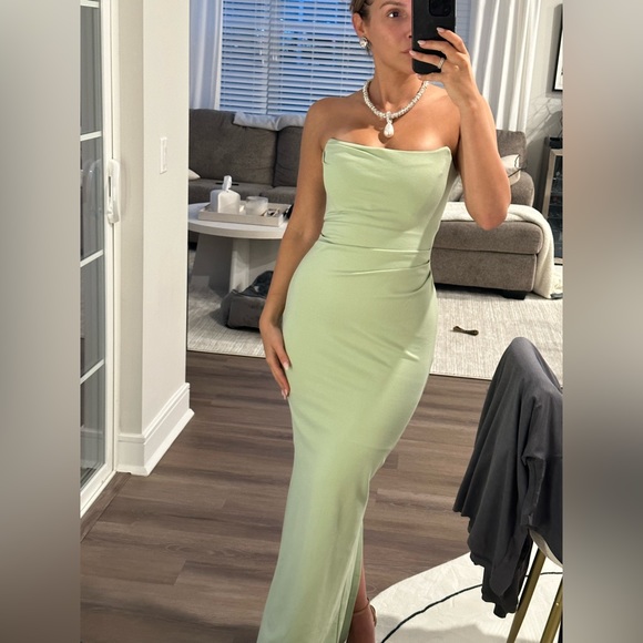 Michael costello x revolve Briggs gown - Picture 3 of 3